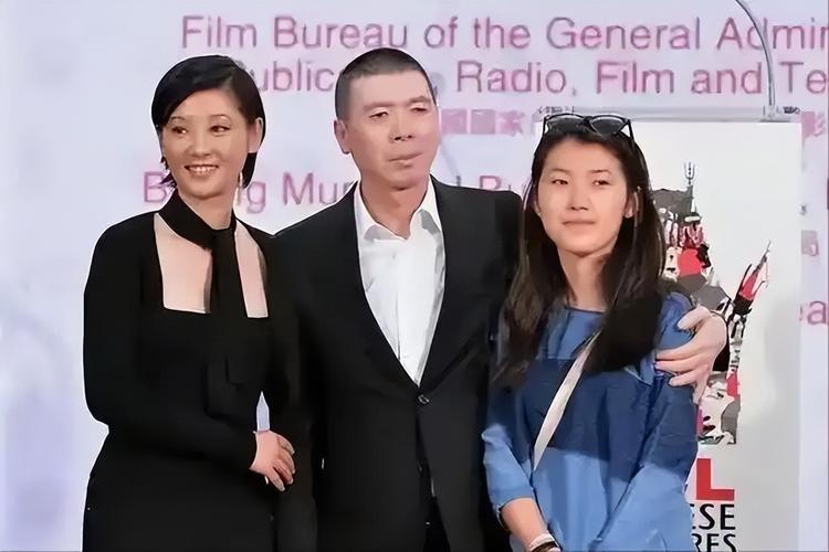 2025澳门特马开奖结果和冯小刚养女高中毕业与冯小刚收养的女儿