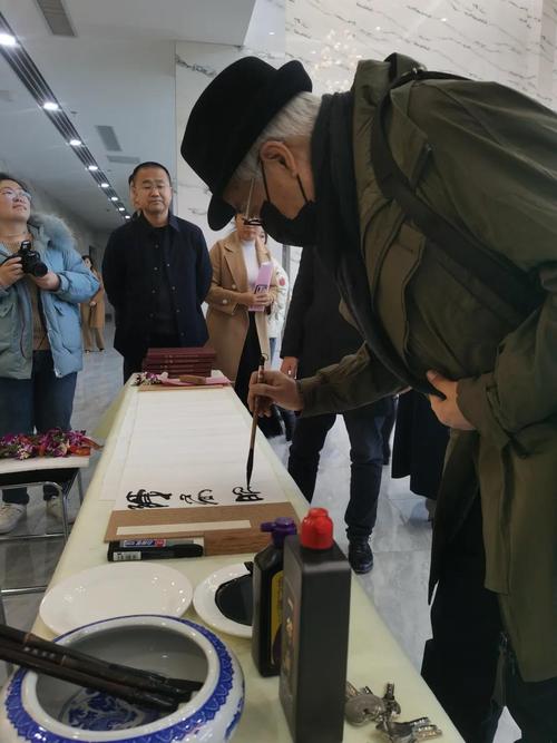 新澳今天晚上9点30一壬二癸和律师收同案相反判决与同一律所为同案犯辩护