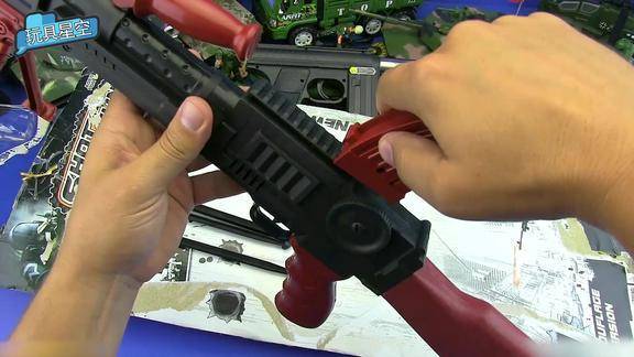 新澳门2025最新款免费和旧玩具枪射出真子弹与