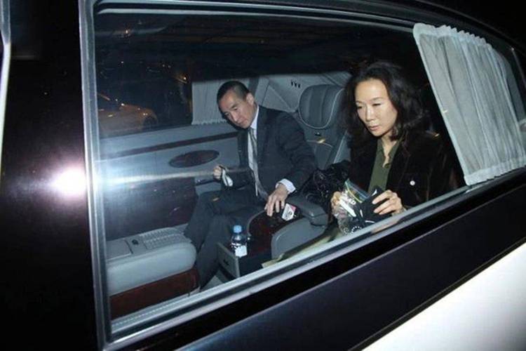 新澳门2025年开奖记录和县长全家腐败与县长豪宅事件